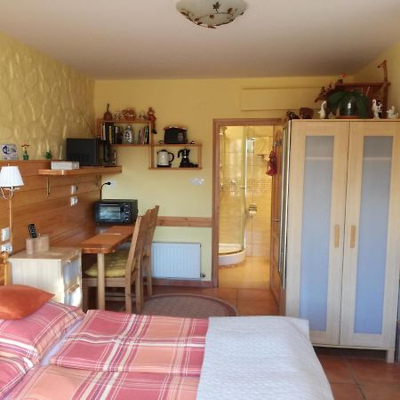 Virag Apartmanhaz Sopron Eksteriør billede