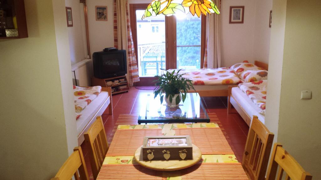 Virag Apartmanhaz Sopron Eksteriør billede